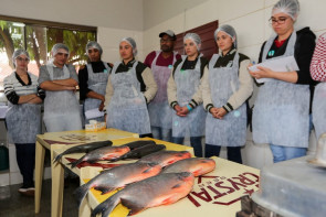 Dia de campo: oficinas de piscicultura atraem produtores de toda a região