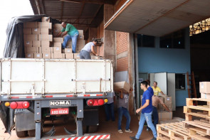 Prefeitura de Dourados inicia distribuição de kits escolares