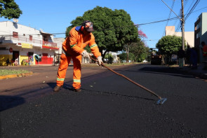 Prefeitura inicia recapeamento na Rua Cuiabá