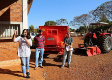 Em julho do ano passado, a prefeita entregou uma patrulha mecanizada para a associação AgroMacaúba