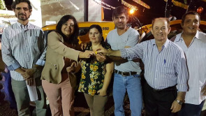 Délia entrega trator e ordenhadeira  para pequenos produtores de Macaúba