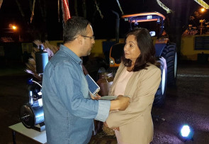 Délia entrega trator e ordenhadeira  para pequenos produtores de Macaúba