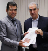 Marçal entregou a Reinaldo relatório em que constam ruas que precisam ser recapeadas