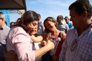 Durante entrega do Residencial Campina  Verde II, Délia anuncia Ceim para a região