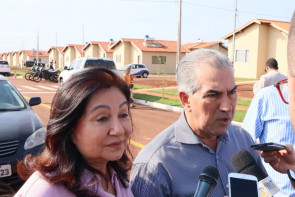 Durante entrega do Residencial Campina  Verde II, Délia anuncia Ceim para a região