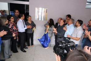 Délia inaugura Poupatempo e diz que é  necessário recuperar os prédios públicos