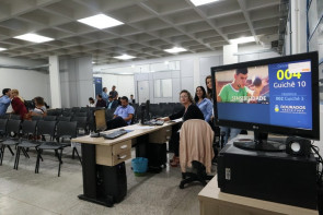 Délia inaugura Poupatempo e diz que é  necessário recuperar os prédios públicos