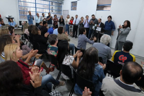 Délia inaugura Poupatempo e diz que é  necessário recuperar os prédios públicos