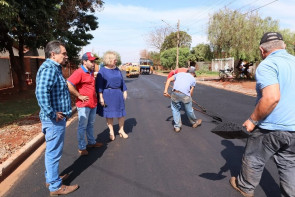 Prefeitura está investindo R$ 585 mil no  asfalto de mais seis ruas no Jardim Guaicurus