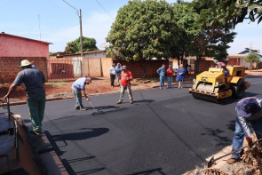 Prefeitura está investindo R$ 585 mil no  asfalto de mais seis ruas no Jardim Guaicurus