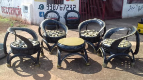 Artista e empreendedor inova transformando pneus em obras de arte