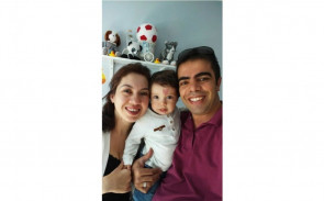 Bebê nasce com marca de nascença com formato de coração