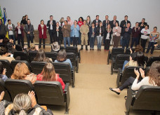 Legenda: Vereadores Sergio Nogueira e Junior Rodrigues, da Comissão de Prevenção às Drogas, e membros do Comad em evento realizado em parceria com a Casa