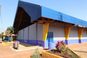 Prefeitura entrega reforma da poliesportiva de Vila Vargas