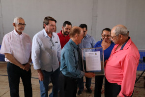 Prefeitura entrega reforma da poliesportiva de Vila Vargas
