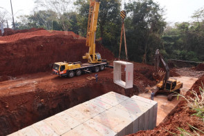 Obras da Avenida Presidente Vargas  avançam a todo vapor em Dourados
