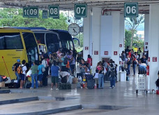 Jovens de baixa renda podem viajar de graça pelo Brasil Benefício vale para viagens de ônibus interestaduais