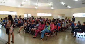 Escola Loide Bonfim desenvolve projeto Teatro na Escola