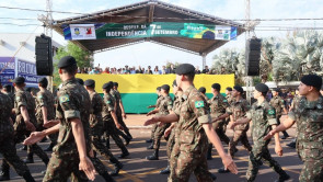 7 DE SETEMBRO: Quatro mil desfilam em Dourados representando 66 instituições