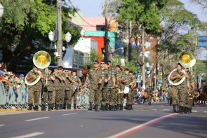 7 DE SETEMBRO: Quatro mil desfilam em Dourados representando 66 instituições