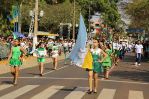 7 DE SETEMBRO: Quatro mil desfilam em Dourados representando 66 instituições
