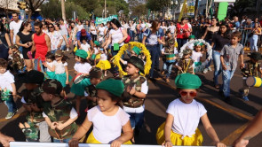 7 DE SETEMBRO: Quatro mil desfilam em Dourados representando 66 instituições