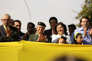 7 DE SETEMBRO: Quatro mil desfilam em Dourados representando 66 instituições