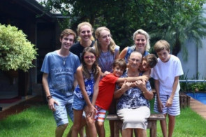 Vovó de Nova Andrina faz sucesso no parque Beto Carrero World