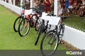 Jogadores profissionais participam do 10º futebol Solidário do Toninho Poços