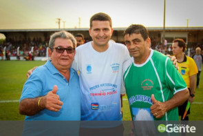 Jogadores profissionais participam do 10º futebol Solidário do Toninho Poços