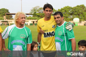 Jogadores profissionais participam do 10º futebol Solidário do Toninho Poços