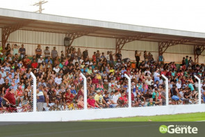 Jogadores profissionais participam do 10º futebol Solidário do Toninho Poços