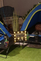 Inspirada em acampamento, mãe surpreende filho com festa de aniversário