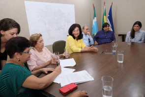 Délia assina contrato de cessão  de imóvel ao Hospital de Amor