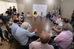 Délia assina contrato de cessão  de imóvel ao Hospital de Amor