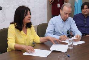 Délia assina contrato de cessão  de imóvel ao Hospital de Amor