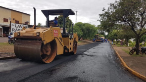 Prefeitura de Dourados intensifica obra de  recapeamento completo da rua Monte Castelo