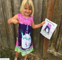 Loja de roupas transforma os desenhos das crianças em desenhos de roupas