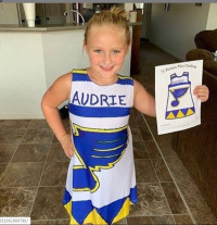 Loja de roupas transforma os desenhos das crianças em desenhos de roupas