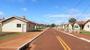 Délia diz que entrega de casas é o resultado da mobilização e luta dos movimentos sociais