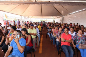 Délia diz que entrega de casas é o resultado da mobilização e luta dos movimentos sociais