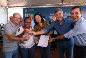 Délia diz que entrega de casas é o resultado da mobilização e luta dos movimentos sociais