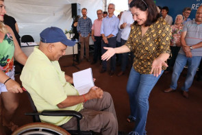 Délia diz que entrega de casas é o resultado da mobilização e luta dos movimentos sociais