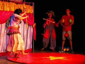 Mambembe Trupe Teatral faz apresentação circense para crianças gratuita no domingo