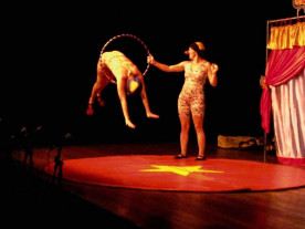 Mambembe Trupe Teatral faz apresentação circense para crianças gratuita no domingo