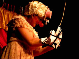 Mambembe Trupe Teatral faz apresentação circense para crianças gratuita no domingo