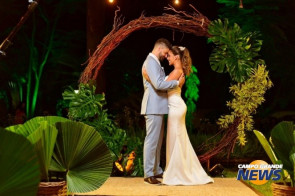 Munhoz diz “sim” no quintal da casa dos sogros em Campo Grande