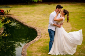 Munhoz diz “sim” no quintal da casa dos sogros em Campo Grande