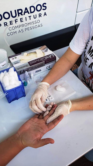 Palestras e testes rápidos de HIV e Sifilis estão sendo realizados, junto com a distribuição de material informativo