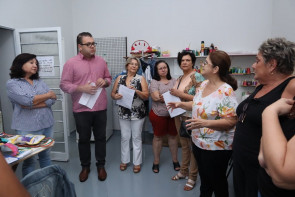 Prefeita Délia reafirma apoio as ações da Rede de Economia Solidária e garante cedência de espaço para loja